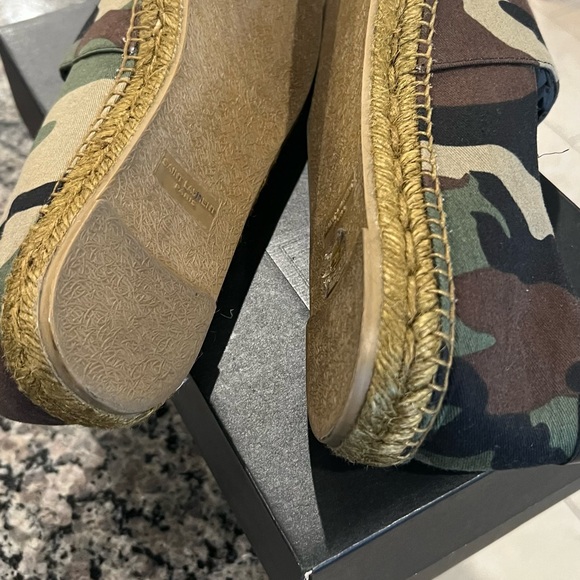 Only wore it once. Ready to rotate - Picture 4 of 13